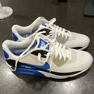 Men’s golf shoes